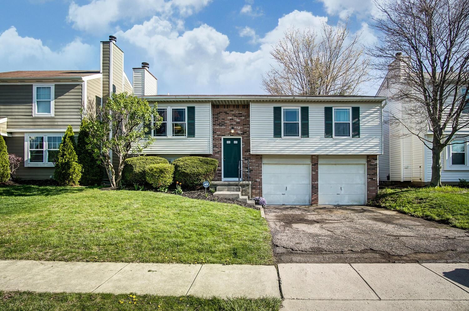 Property Photo: 1762 Lone Prairie Drive OH 43065