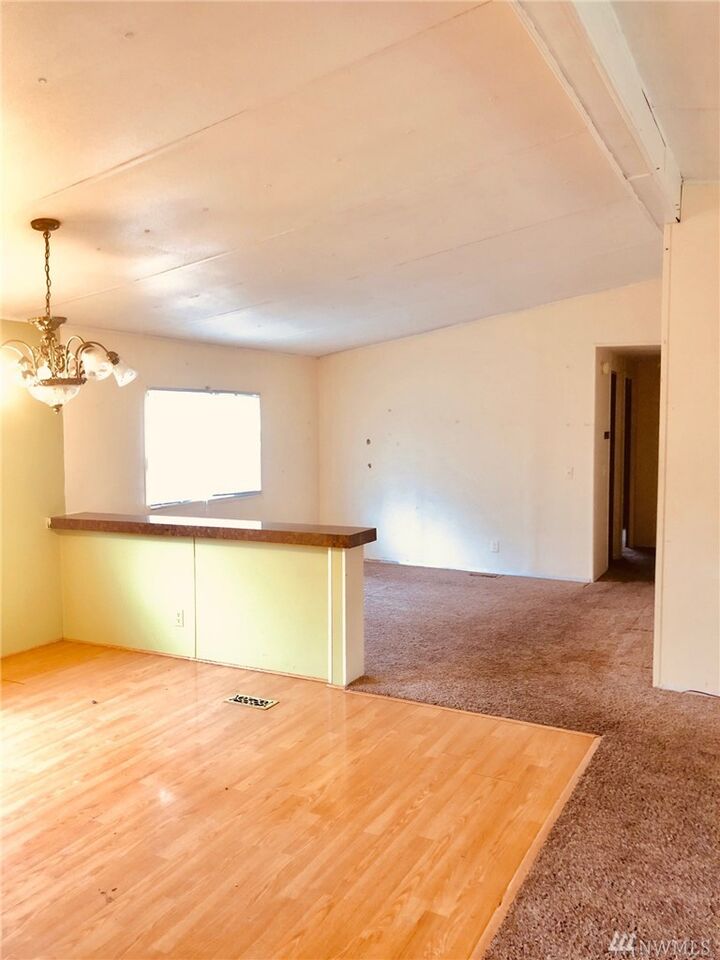 Property Photo:  20720 106th Place SE  WA 98031 