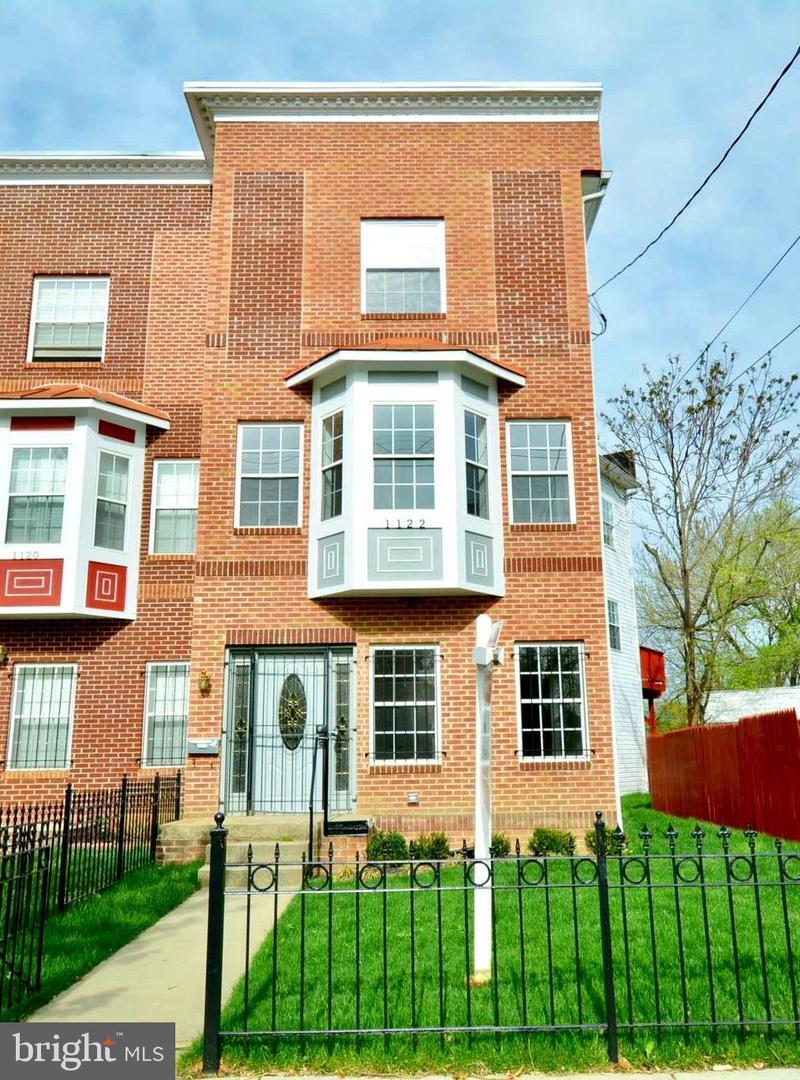 Property Photo:  1122 45th Street NE  DC 20019 