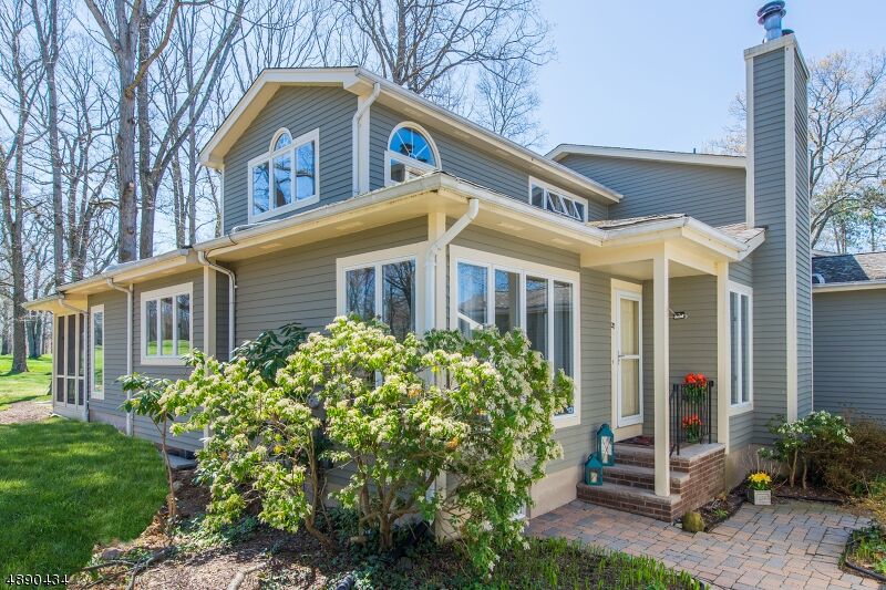 Property Photo:  20 Old 4th Dr  NJ 07438 
