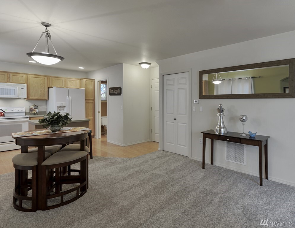 Property Photo: 31029 123rd Lane SE 66 WA 98092
