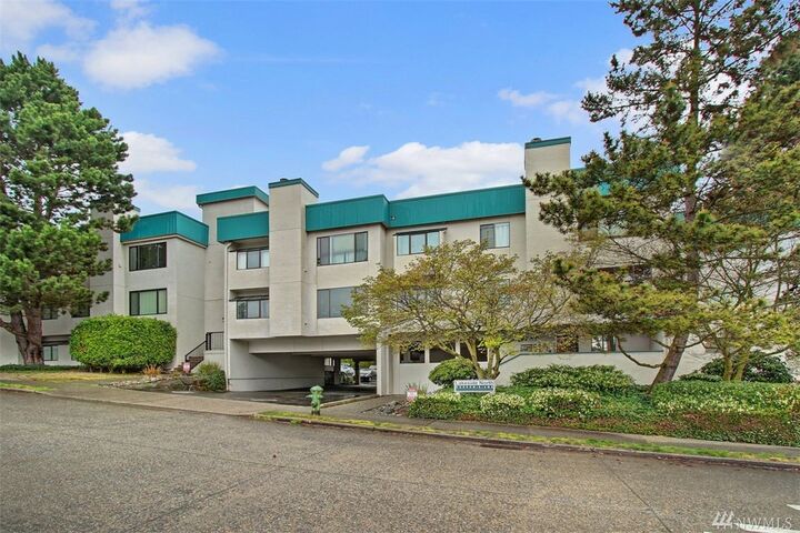 1740 NE 86th St 304  Seattle WA 98115 photo