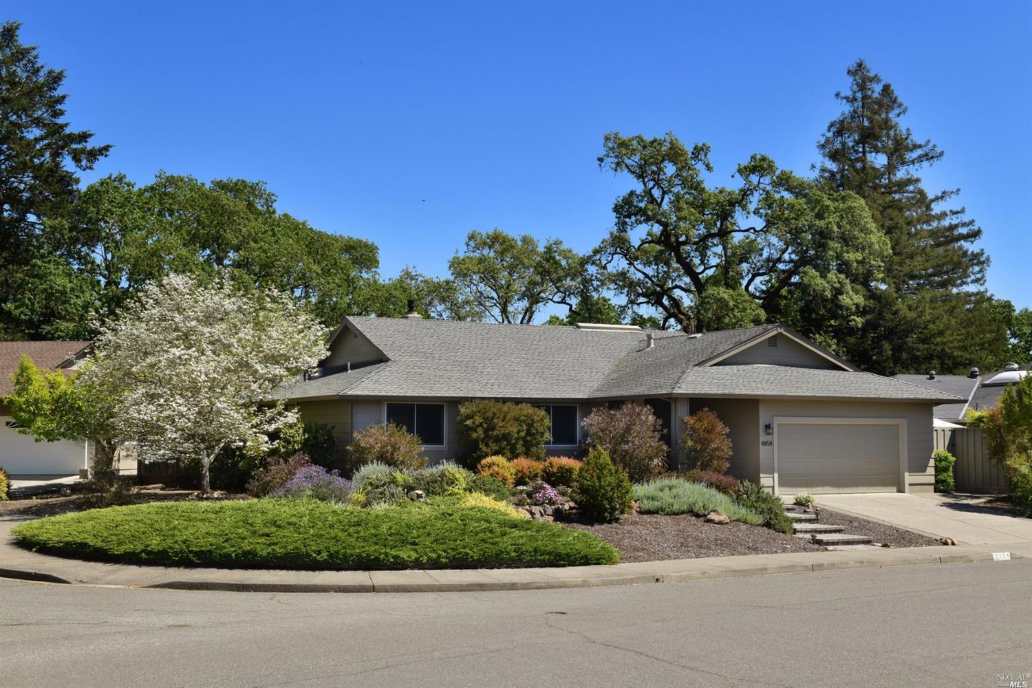 Property Photo:  8854 Oak Trail Drive  CA 95409 