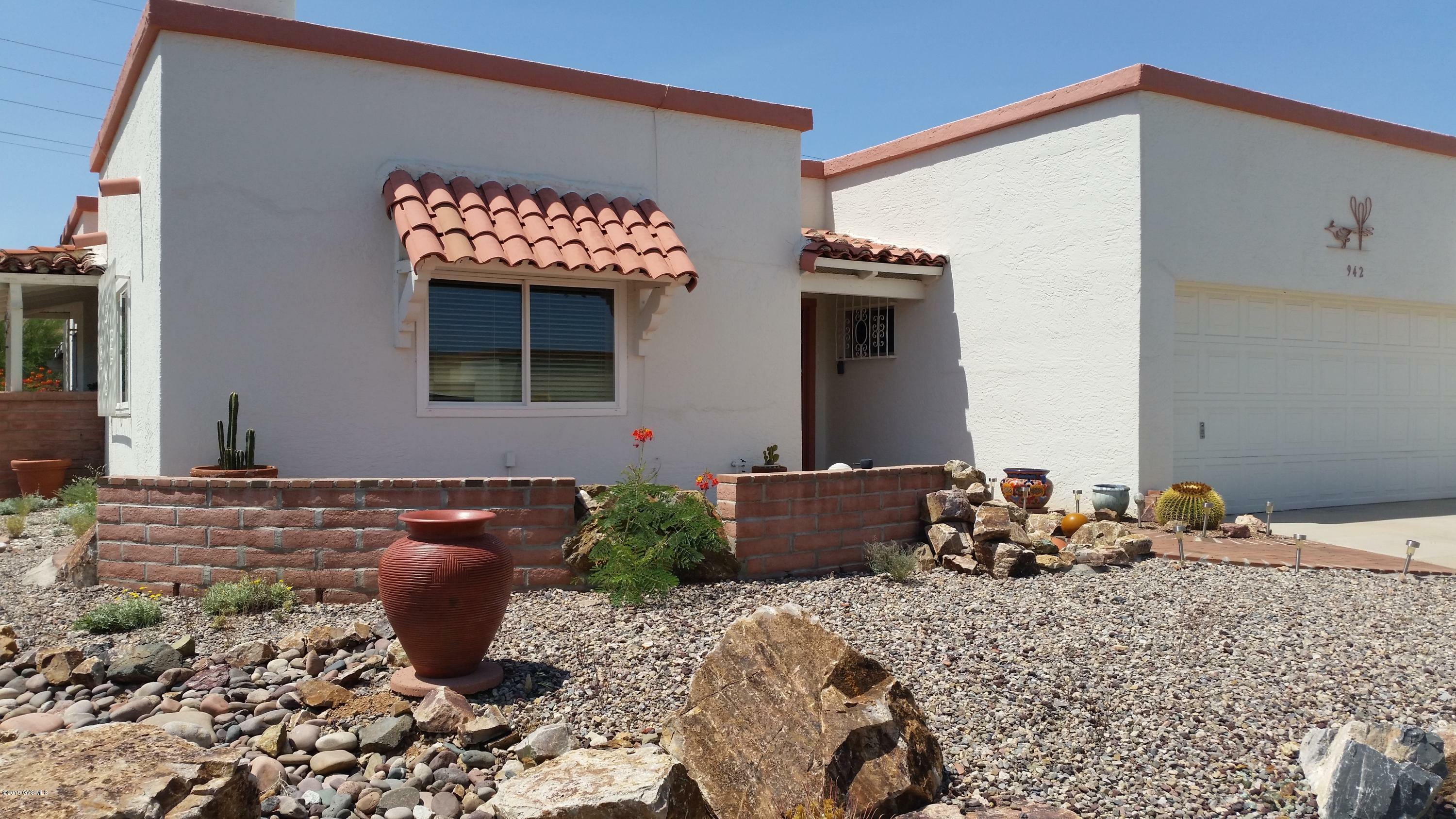 Property Photo:  942 W Camino Guarina  AZ 85614 