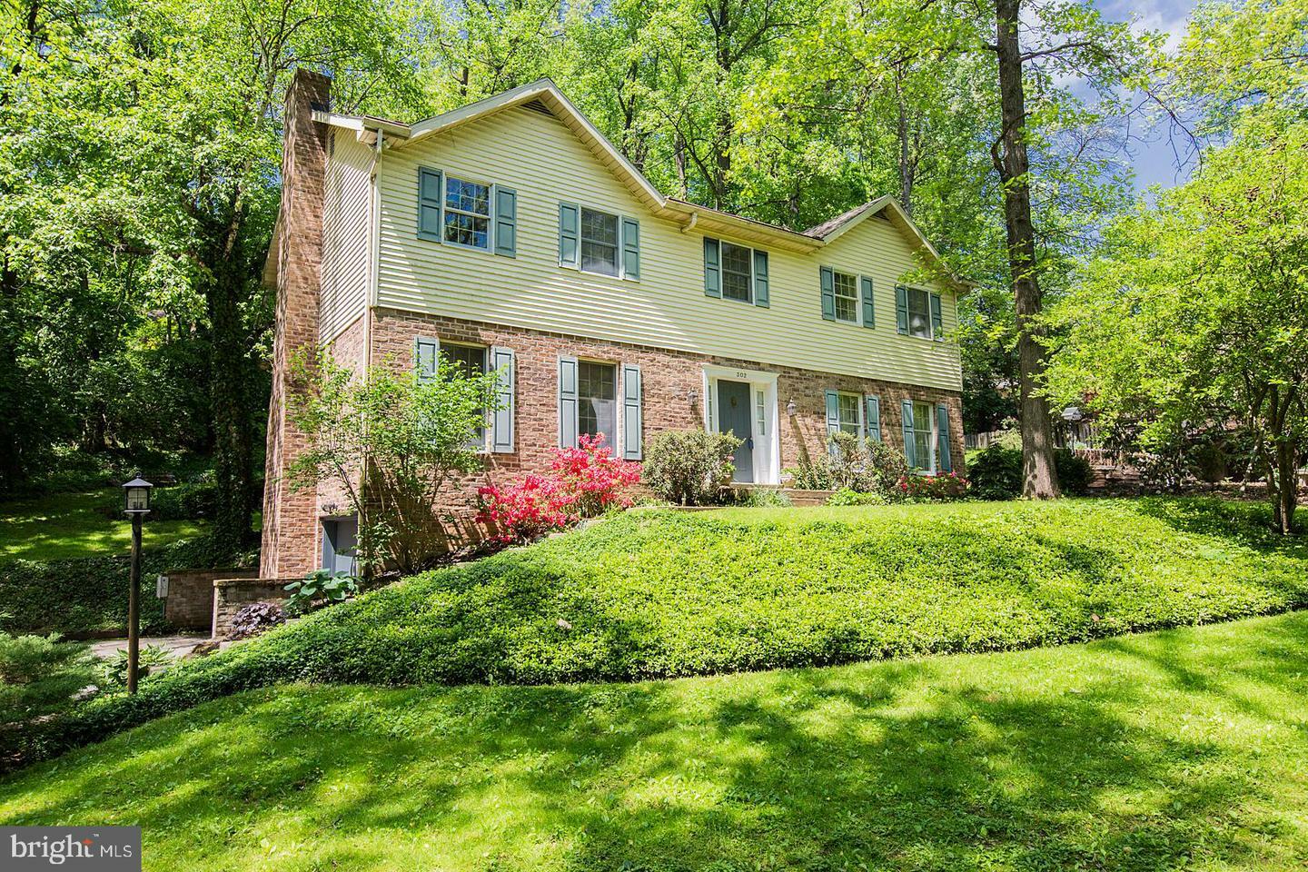 Property Photo:  302 Summit Drive  PA 17522 