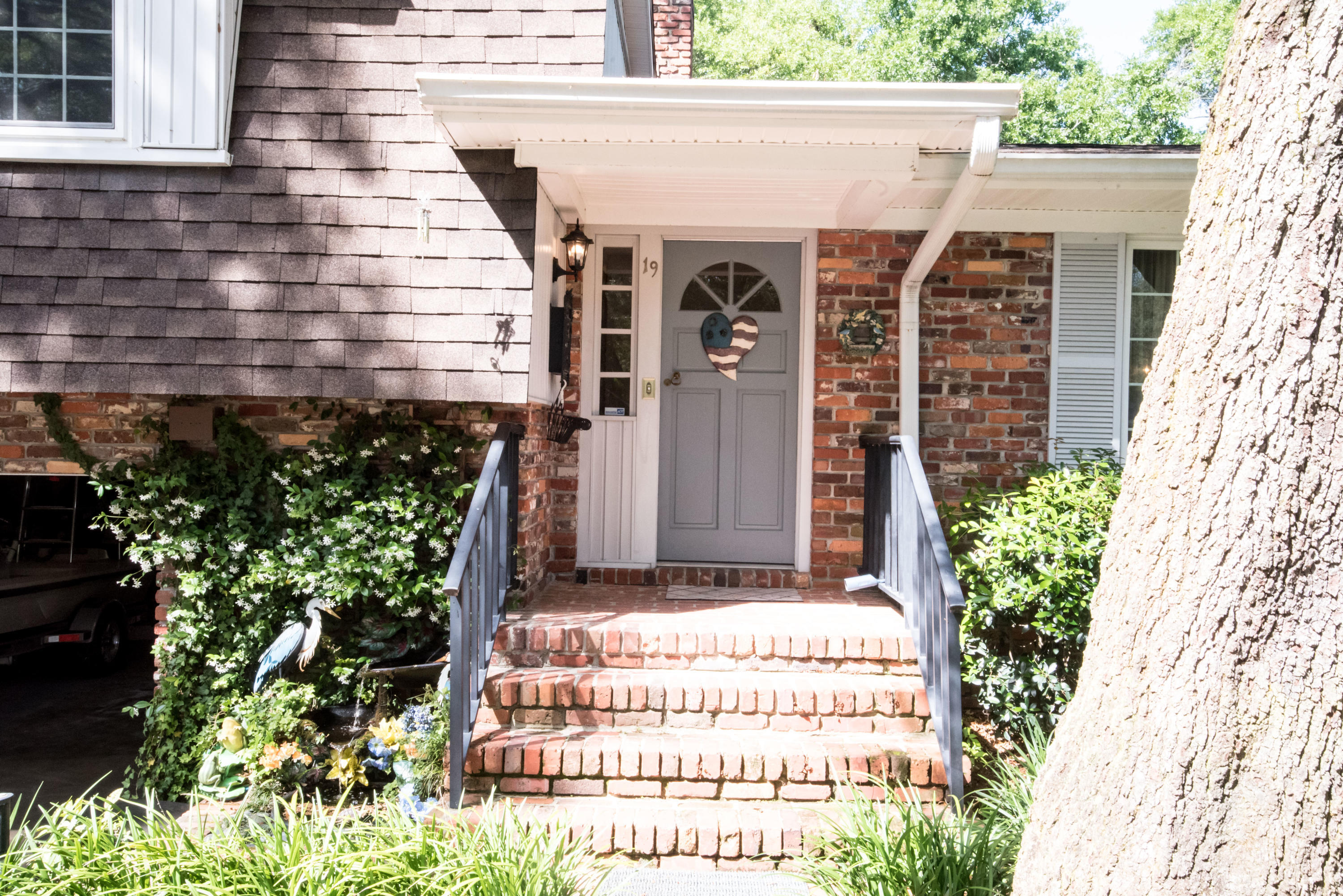 Property Photo: 19 Sherwood Road FL 32547