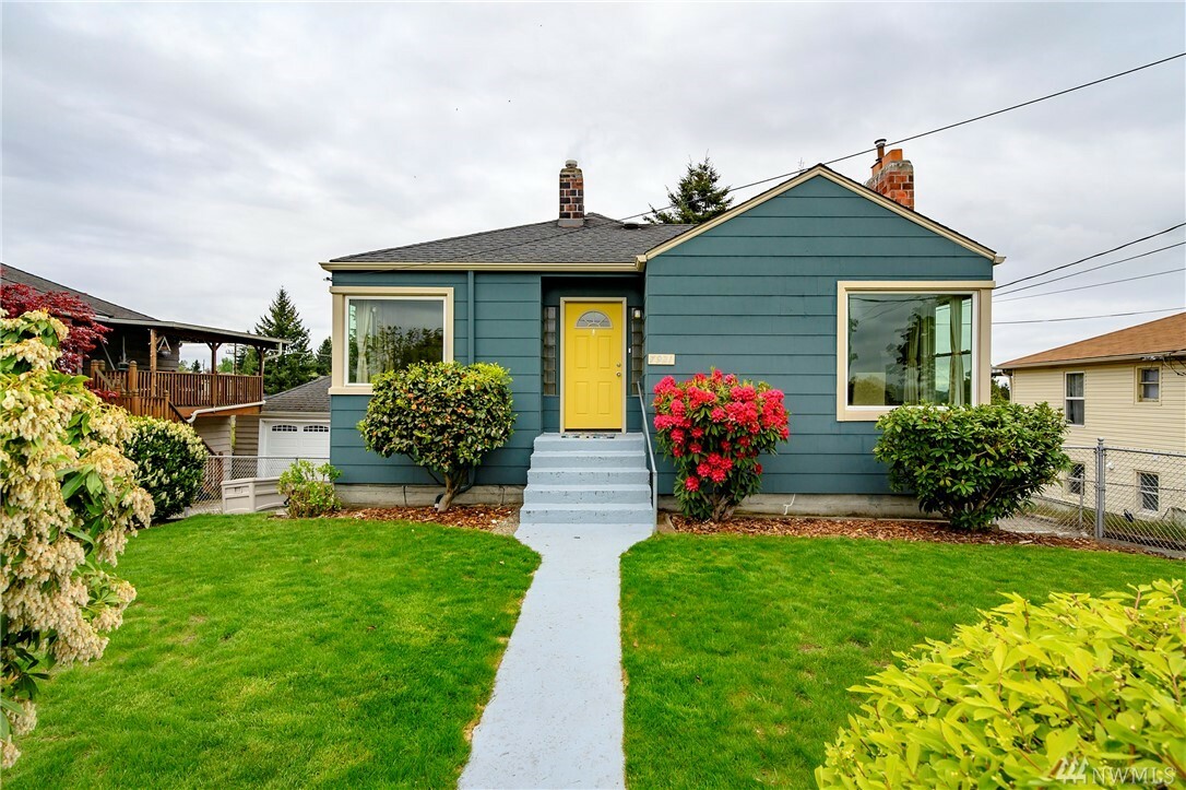 Property Photo: 7921 8th Ave SW WA 98106