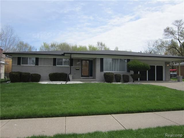 38046 Charwood Drive  Sterling Heights MI 48312 photo