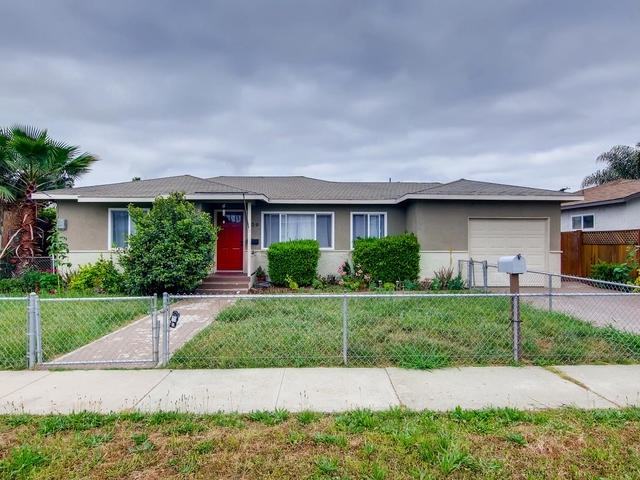 Property Photo:  809 Fern Street  CA 92027 