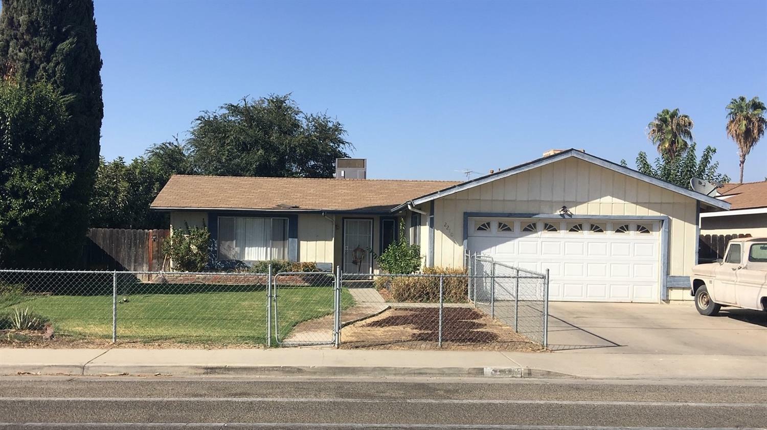 Property Photo:  2210 W Morton Avenue  CA 93257 