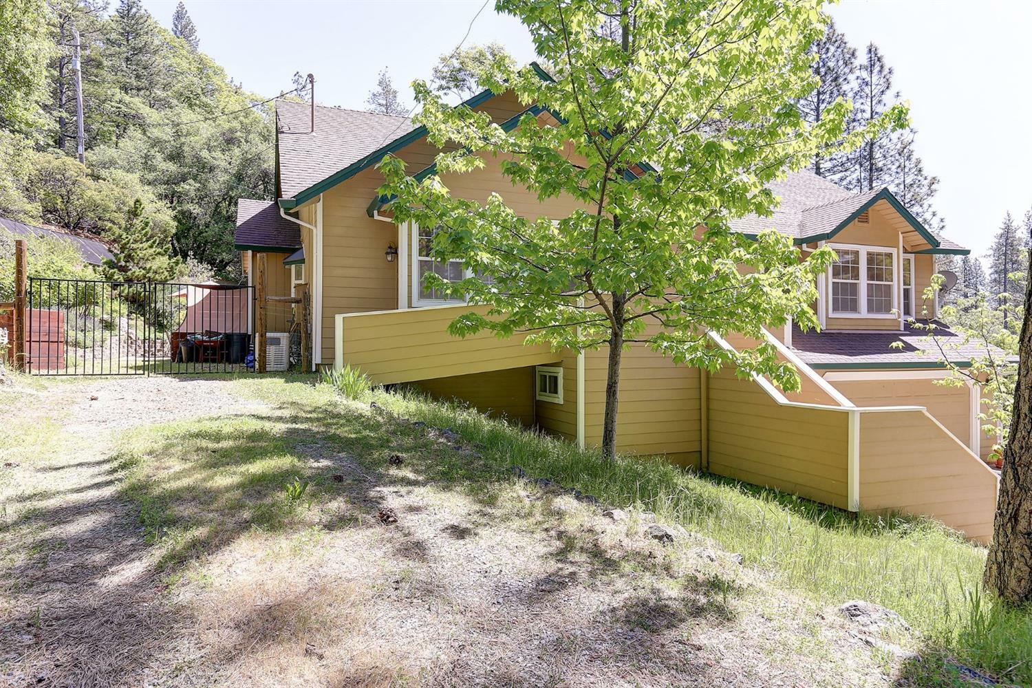 Property Photo:  14537 Sunrock Road  CA 95959 