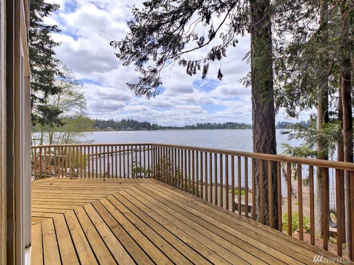 House for sale in Shelton 391 W Nahwatzel Beach Dr, Shelton, WA 98584
