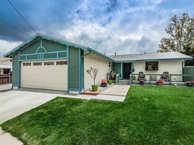 Property Photo:  931 Finch Street  CA 92020 