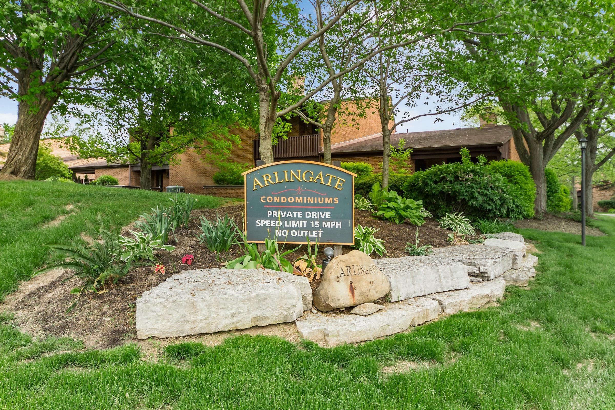 Property Photo: 4540 Arlingate E Drive OH 43220