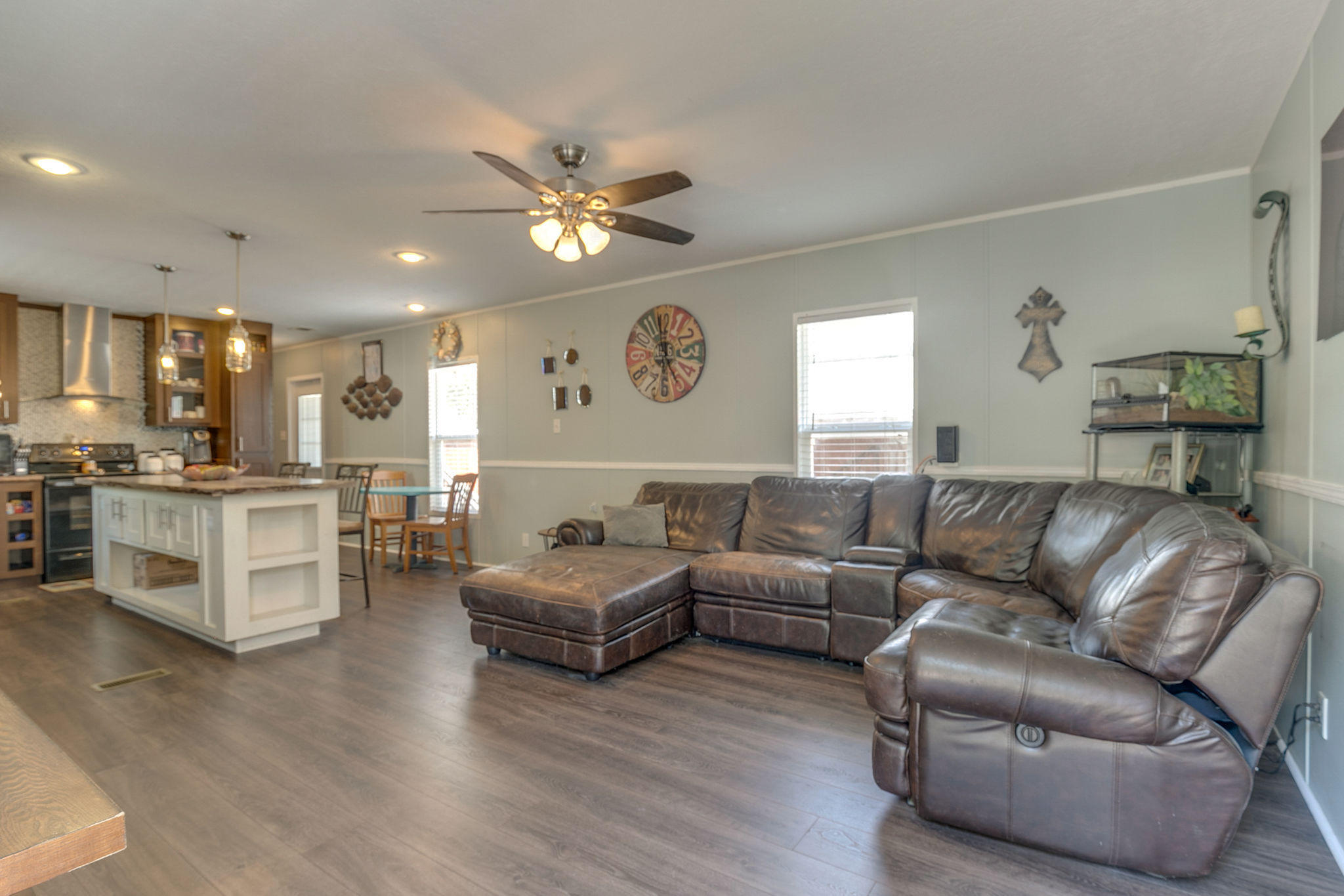 Property Photo: 363 Central 7th Street FL 32459