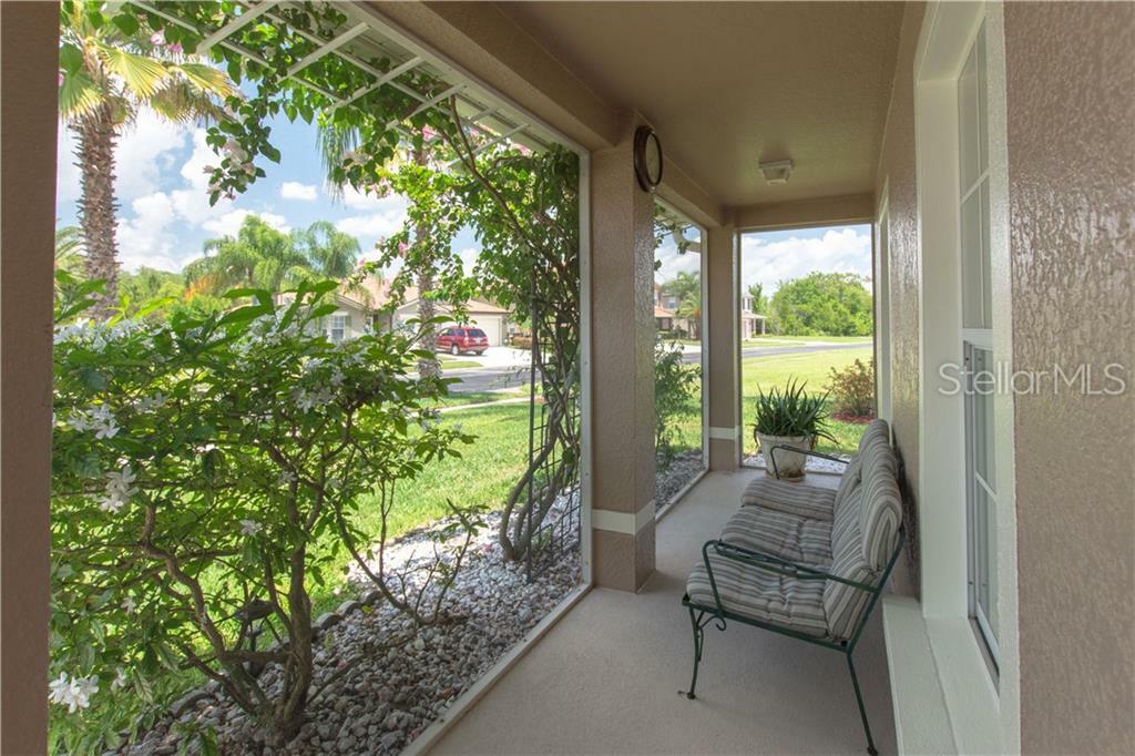 Property Photo:  905 Belhaven Drive  FL 32828 