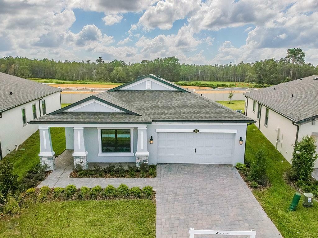 Property Photo: 19564 Leonard Road FL 33558