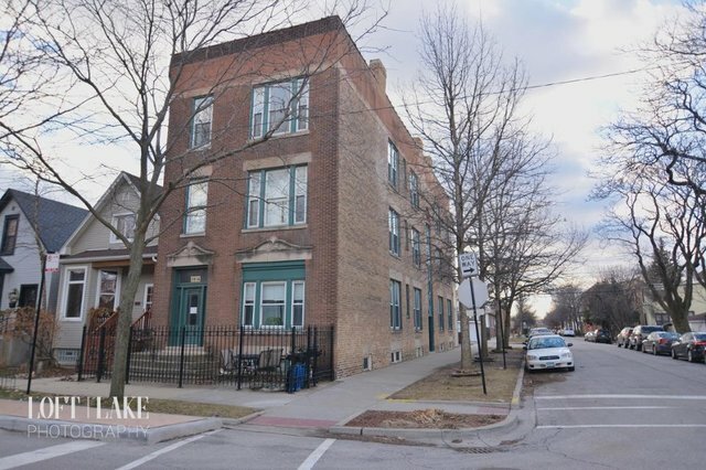 Property Photo:  2611 West George Street 2F  IL 60618 