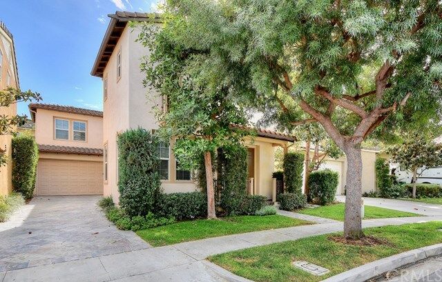 Property Photo: 8 Teardrop CA 92603