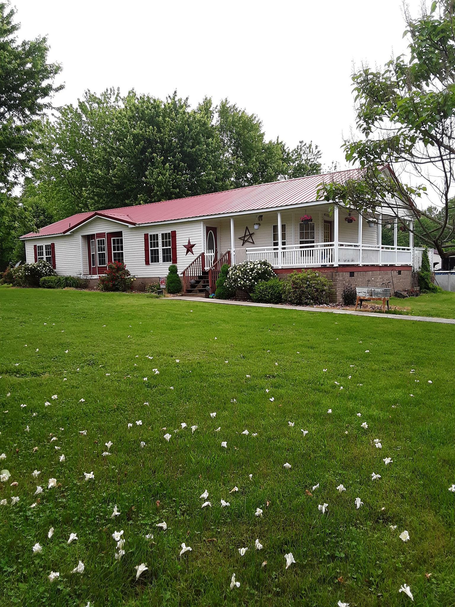Property Photo: 289 Ray Jent Rd TN 37022