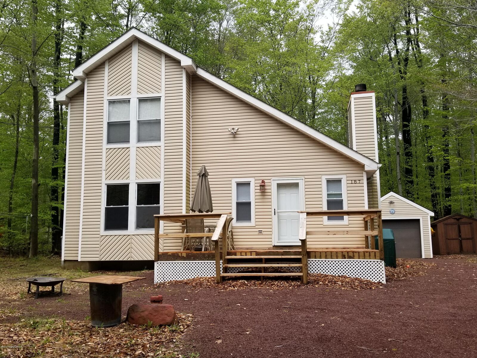 Property Photo: 187 Wyomissing Drive PA 18347