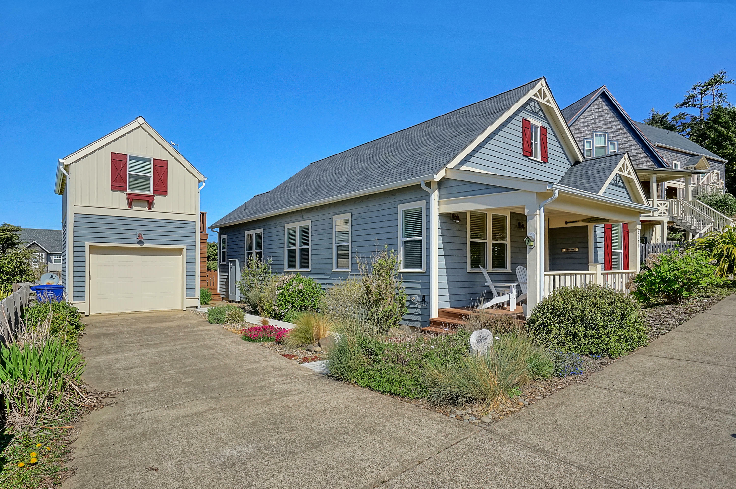 Property Photo: 2477 SW Anemone Avenue OR 97367