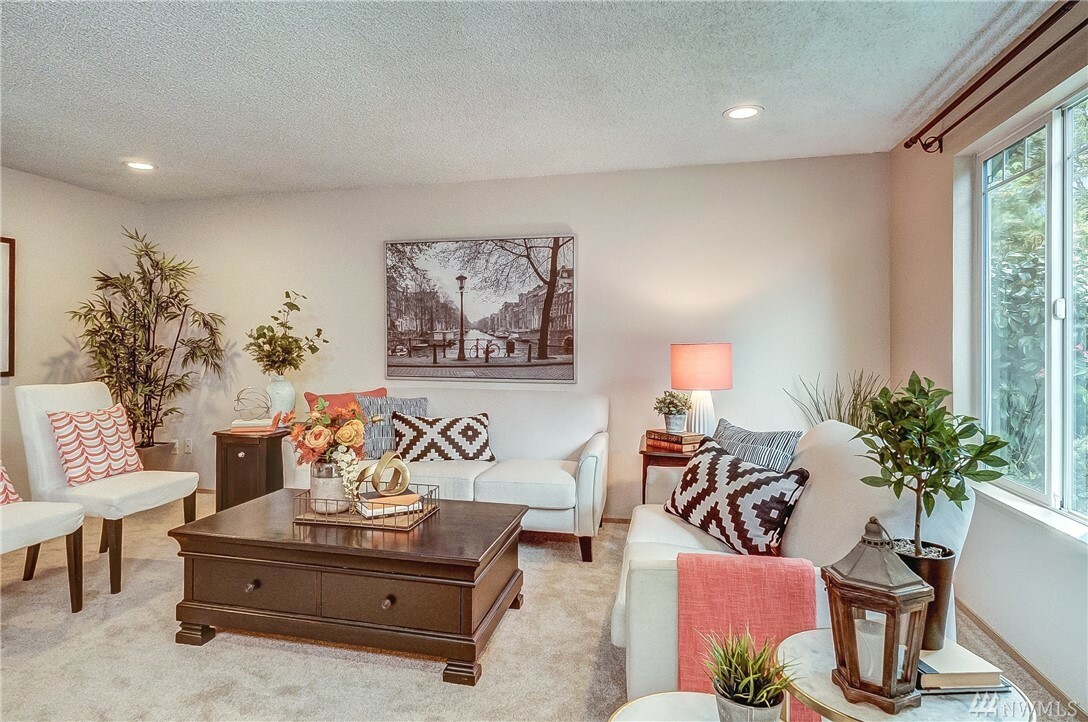 Property Photo: 1909 19 Dr NE WA 98002