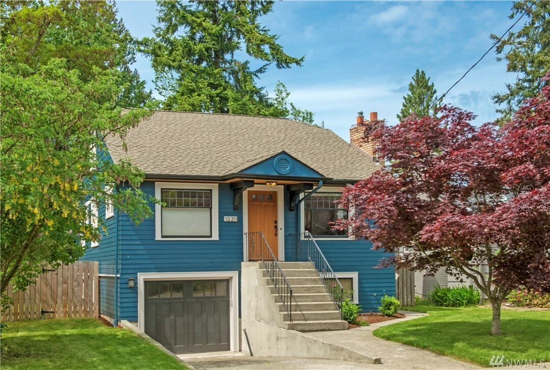 Property Photo:  12211 Dayton Ave N  WA 98133 