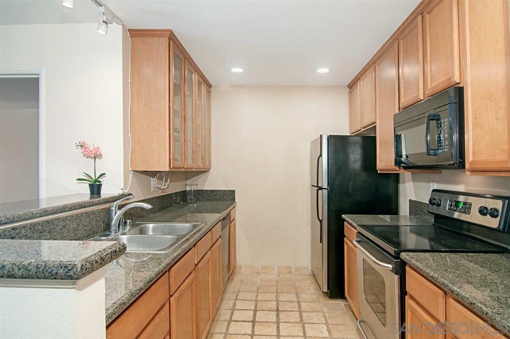 Property Photo:  7190 Shoreline Dr 6202  CA 92122 