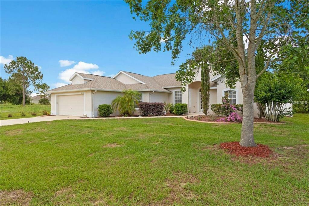 Property Photo:  36440 Grand Island Oaks Circle  FL 32735 