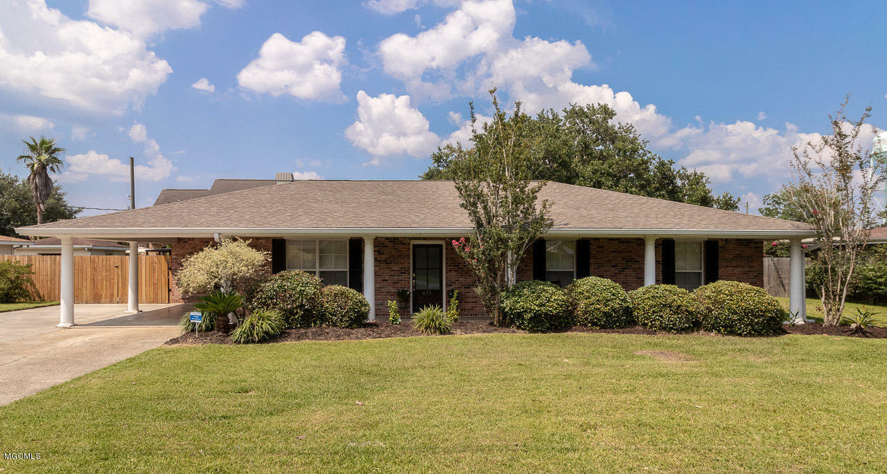 Property Photo:  611 Highland Drive  MS 39520 