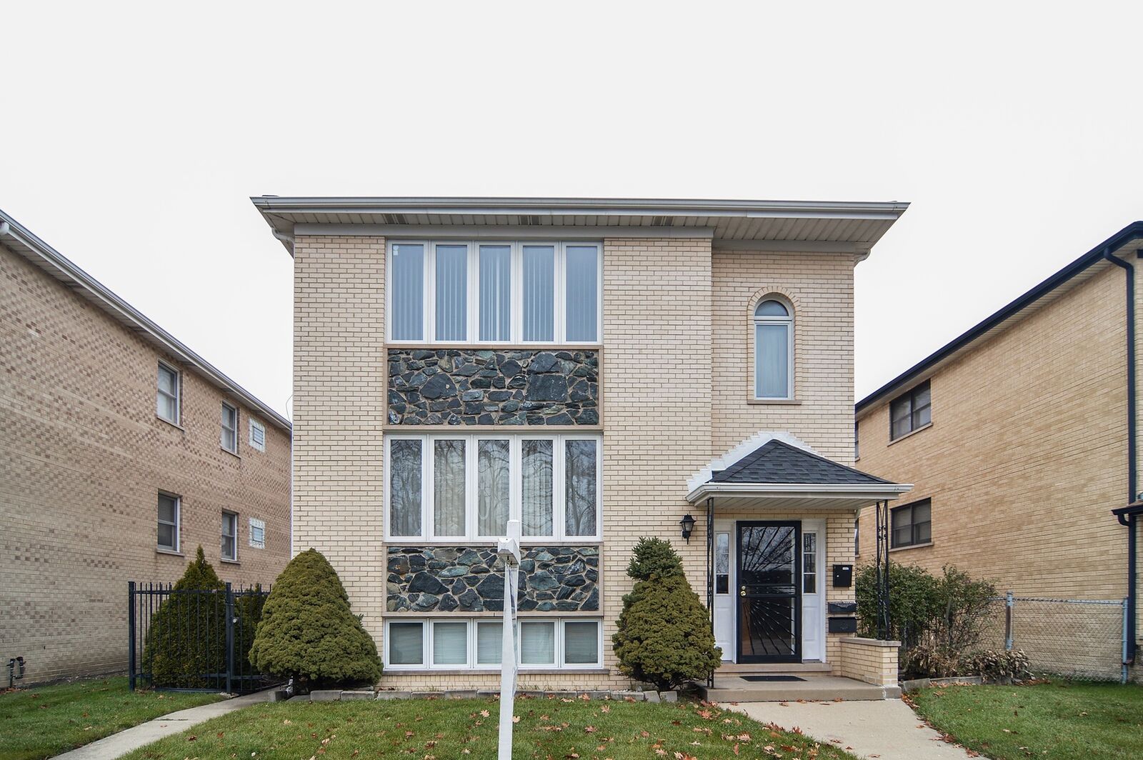 Property Photo:  6760 West Gunnison Street  IL 60706 