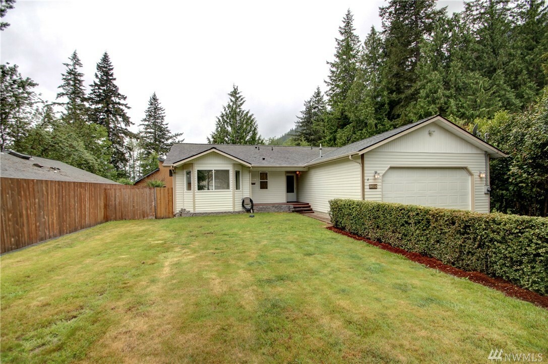 Property Photo:  507 Summit Place  WA 98284 