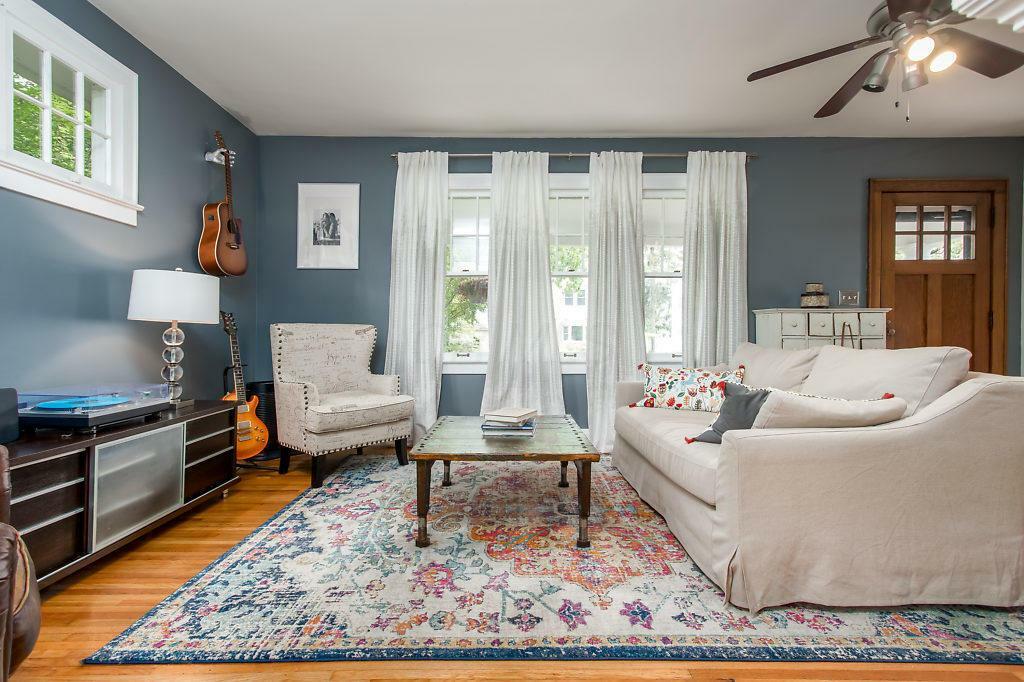 Property Photo: 206 Montrose Way OH 43214