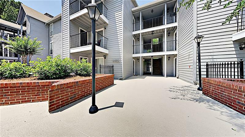 Property Photo: 523 Granville Court 30328