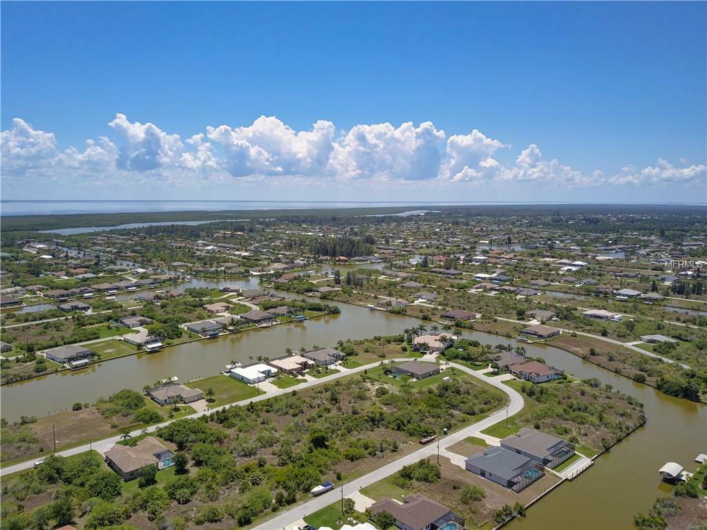 Property Photo: 8283 Tracy Circle FL 33981
