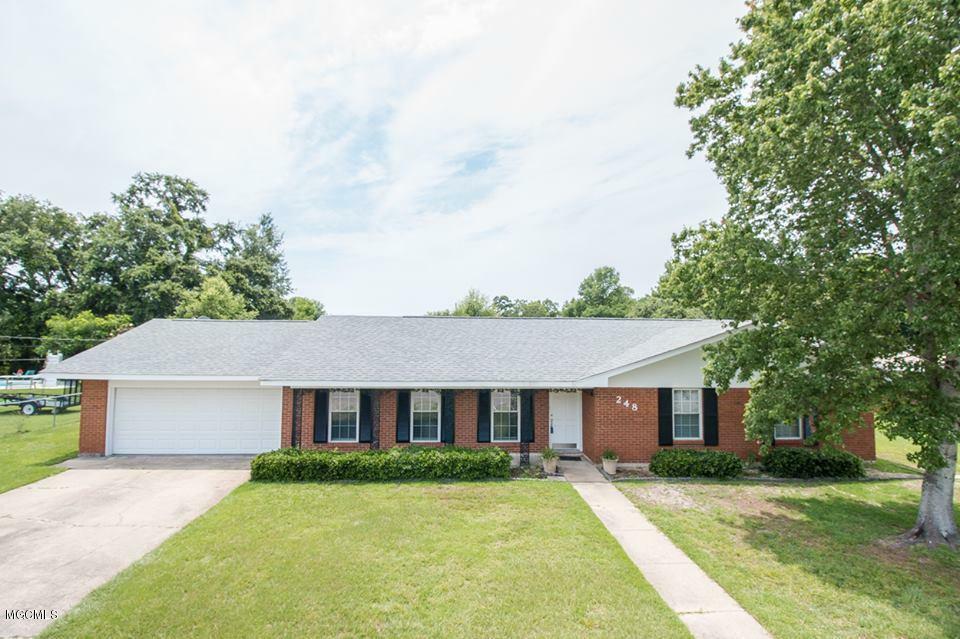 Property Photo: 248 N Island View MS 39560