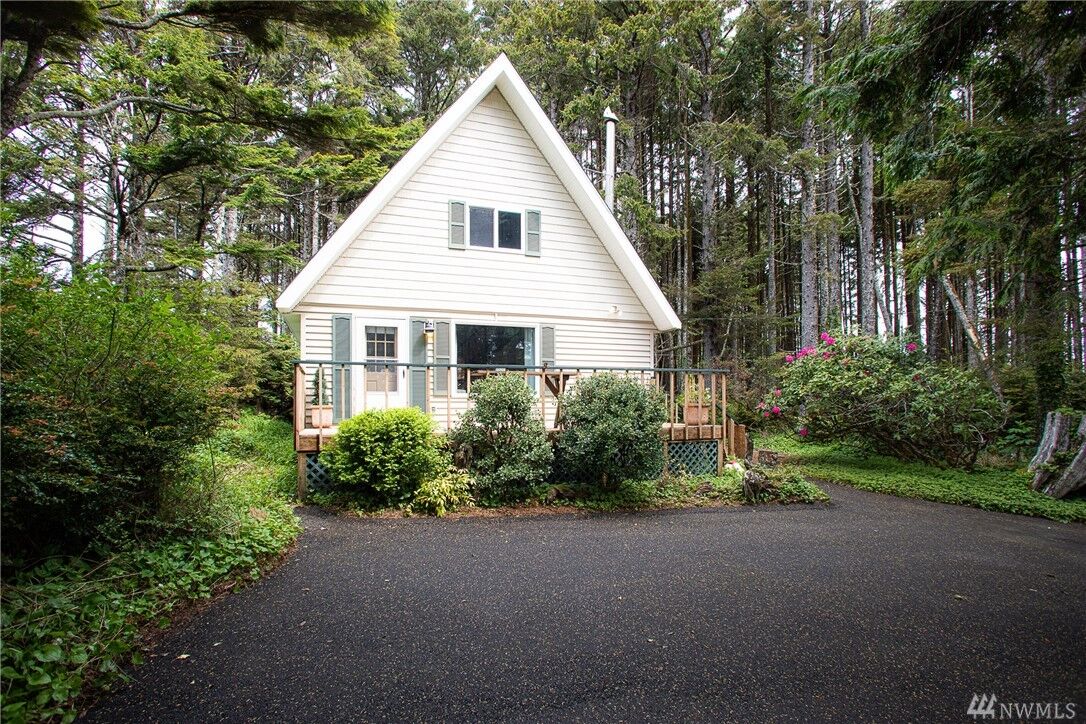 Property Photo:  31 N 3rd St  WA 98571 