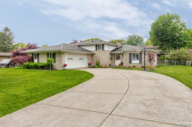 Property Photo:  18547 Westbrook Drive  MI 48152 