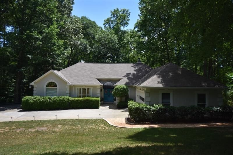 Property Photo: 38 Timberlake Pointe NE 30121