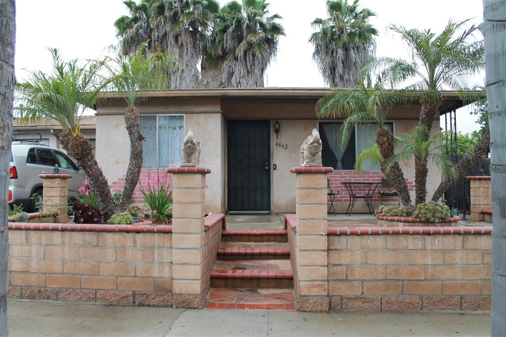 Property Photo:  4462 Avenida Del Gado  CA 92057 