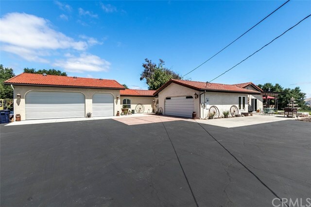 Property Photo:  5100 Vida Avenue  CA 93422 