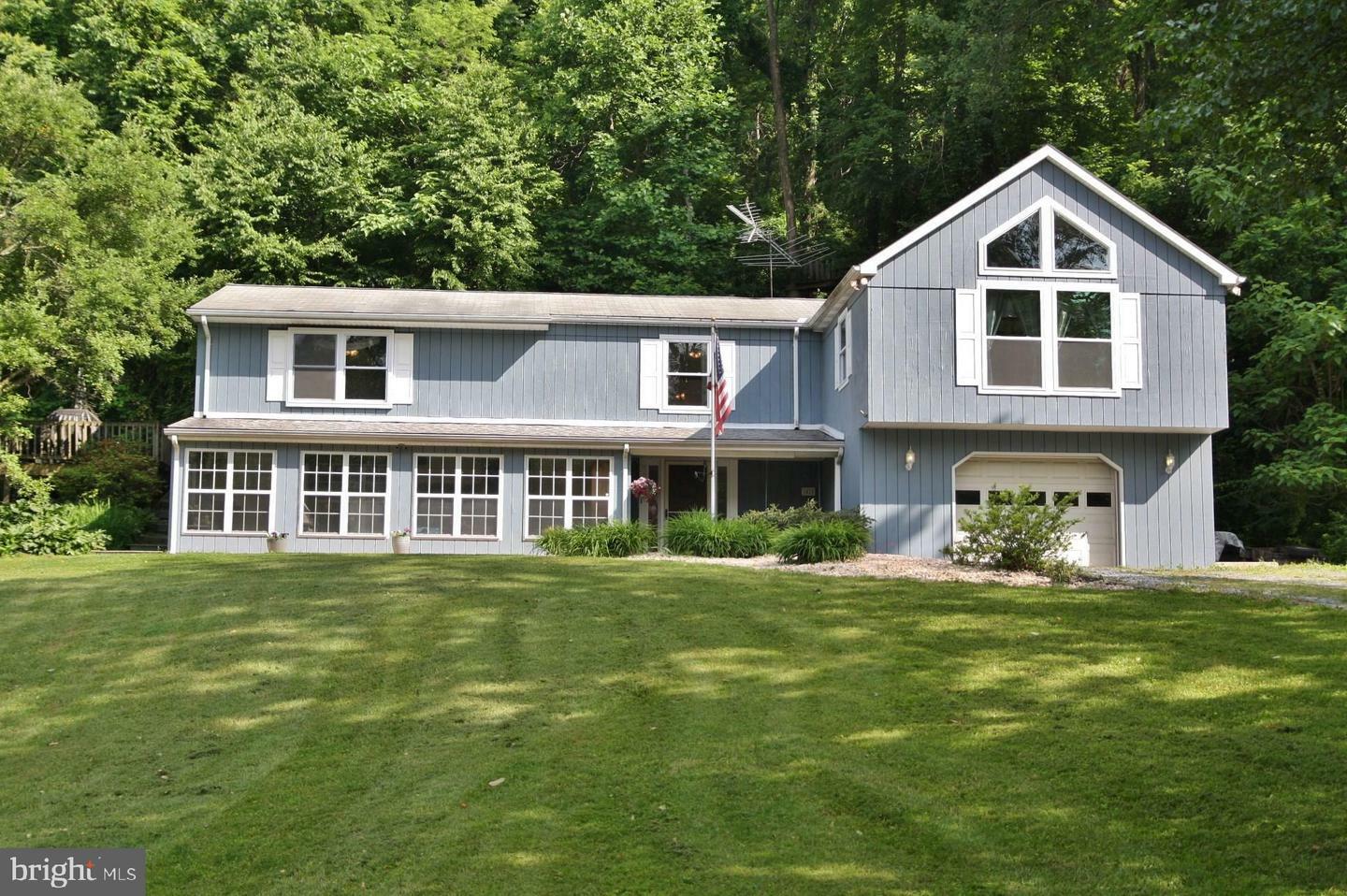 1428 Roberts Valley Road  Harrisburg PA 17110 photo