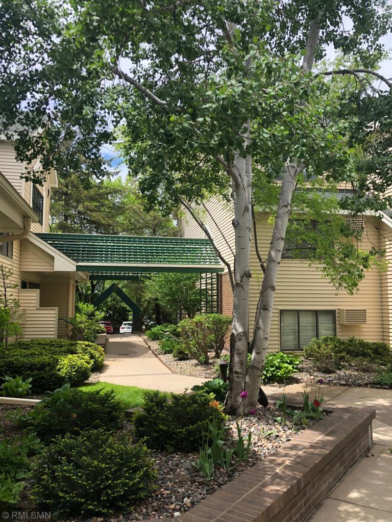 Property Photo: 7605 Edinborough Way 6216 MN 55435