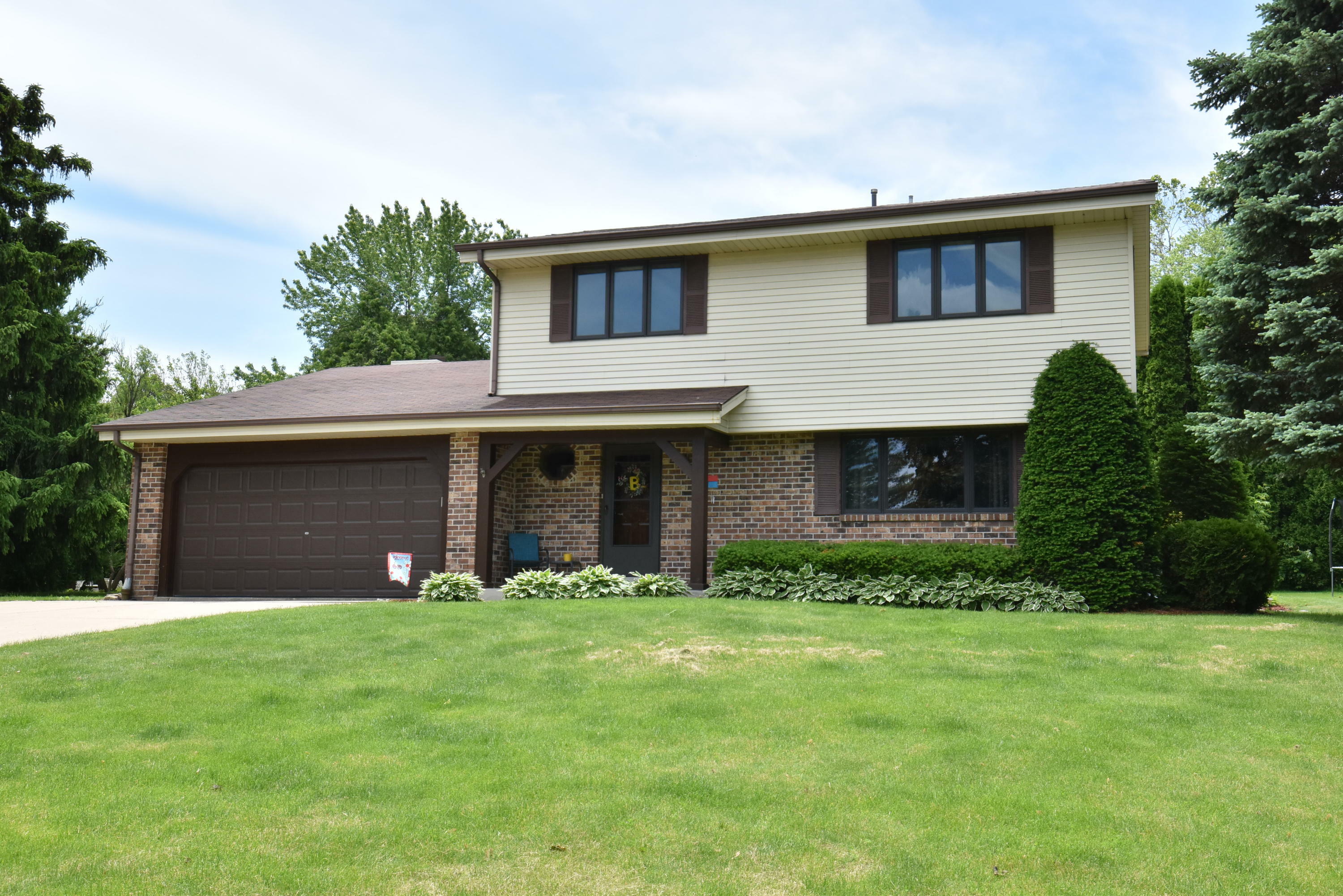 Property Photo:  2809 S Seymour Pl  WI 53227 
