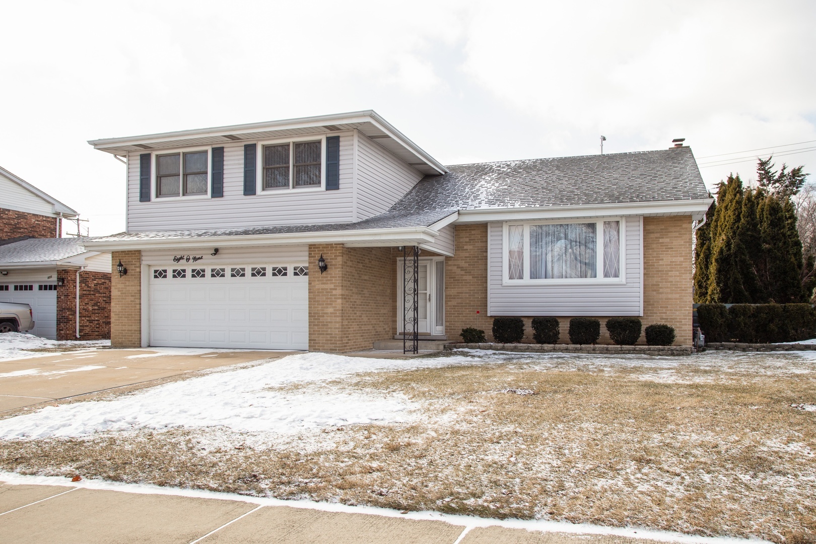 Property Photo: 809 East Kimber Lane IL 60005