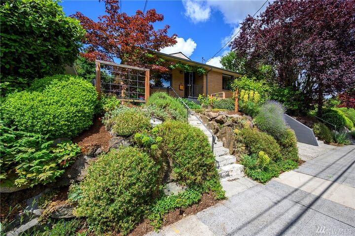 8031 20th Ave NE  Seattle WA 98115 photo