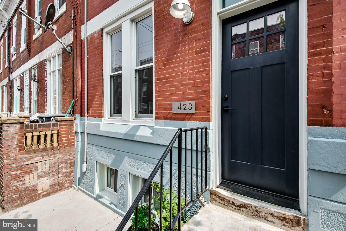 Property Photo:  423 Mifflin Street  PA 19148 