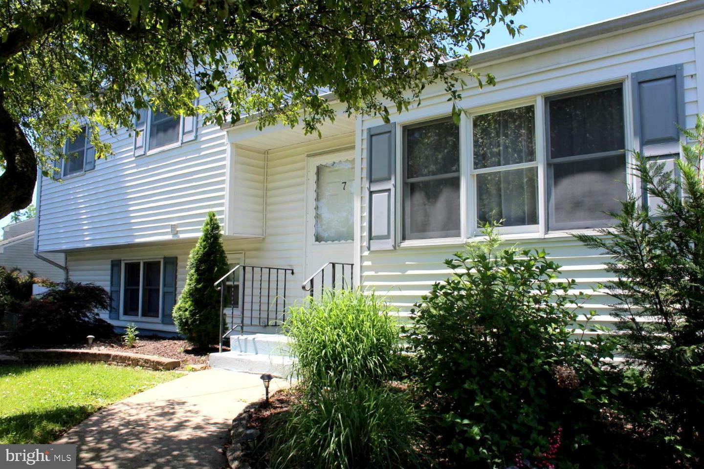 Property Photo:  7 Patricia Lane  NJ 08610 