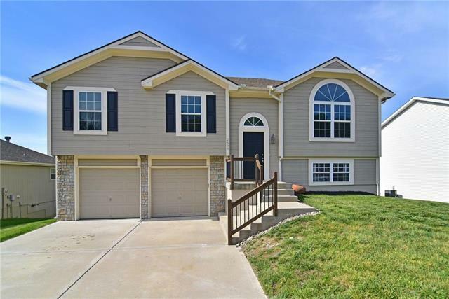 Property Photo: 2609 NW 69th Place MO 64151